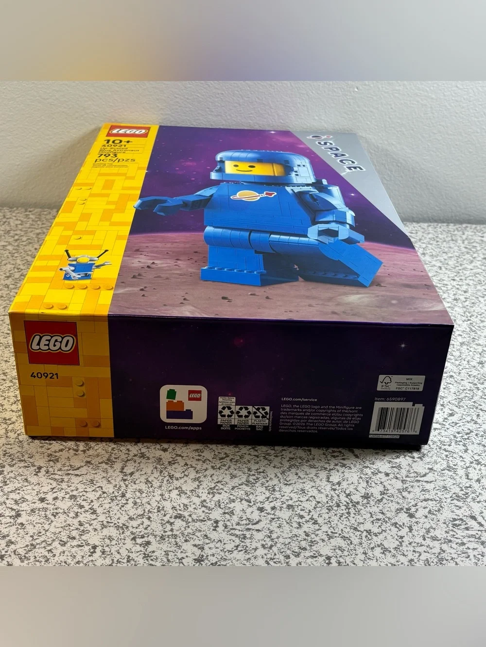 LEGO Space 40921 Up-Scaled Blue Astronaut Minifigure Set Kit Brand New Sealed